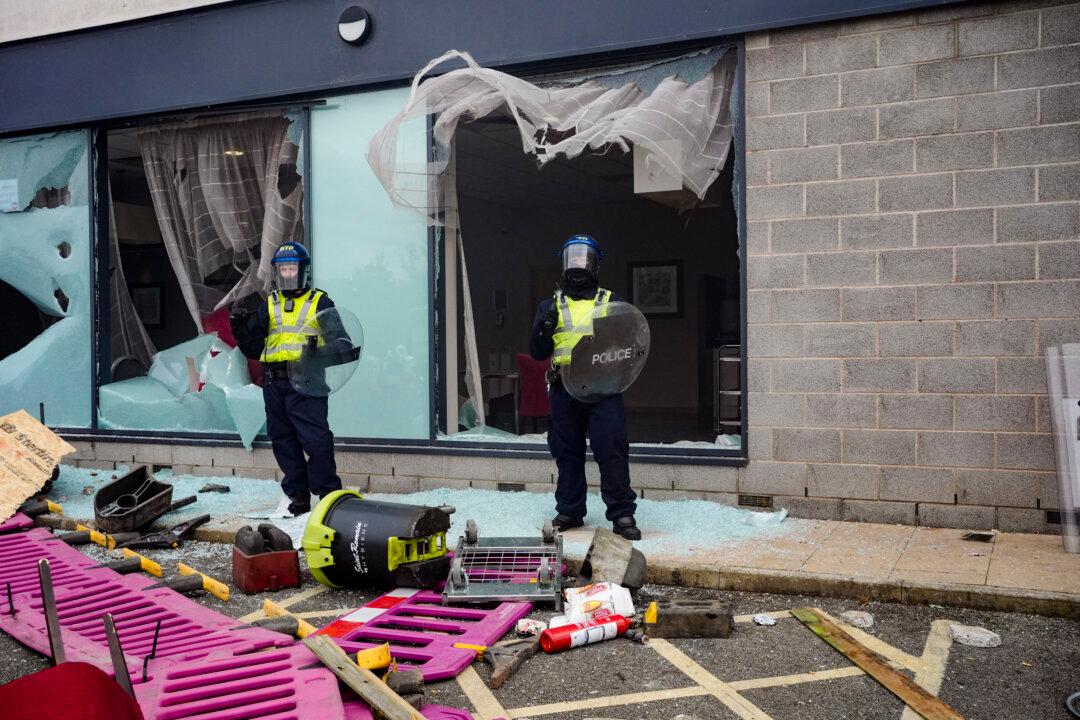 Starmer Condemns Violence as Unrests Continue Across the UK