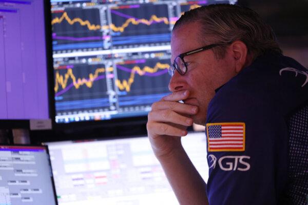 Traders work on the floor of the New York Stock Exchange during afternoon trading in New York City on Aug. 5, 2024. (Michael M. Santiago/Getty Images)