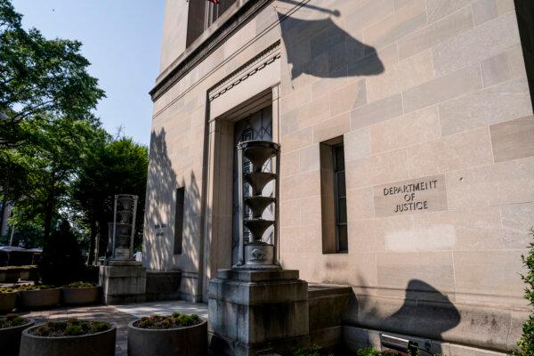 US Sues Executive for Tariff Evasion on Chinese Imports