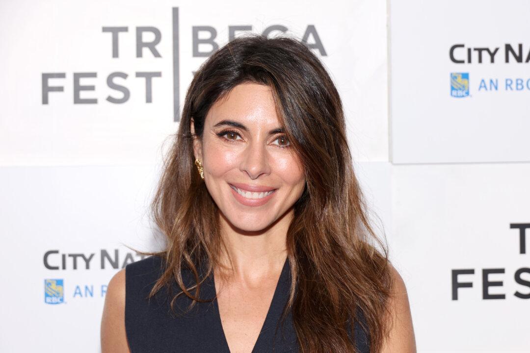 10-Year-Old Son of Actress Jamie-Lynn Sigler Diagnosed With Rare Autoimmune Disorder