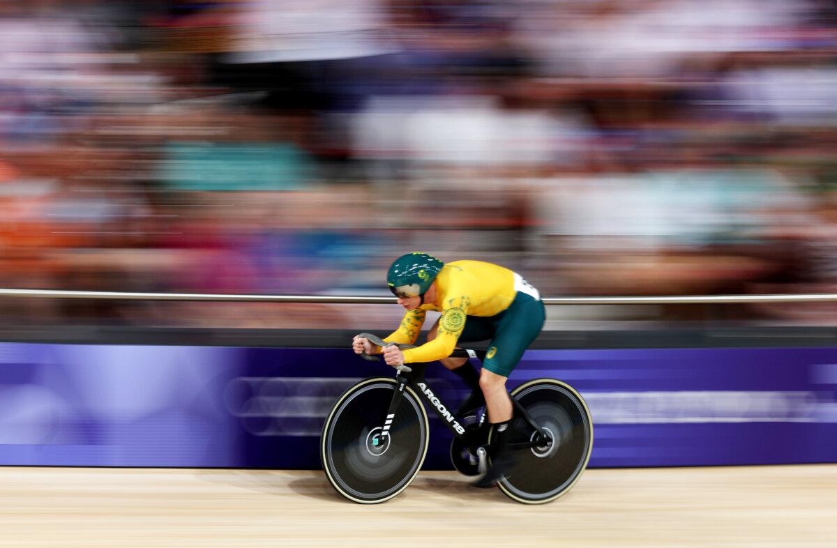 Matthew Richardson of Team Australia competes breaking a new world record during the Men's Sprint Qualifying on day twelve of the Olympic Games at Saint-Quentin-en-Yvelines Velodrome in Paris on Aug. 7, 2024. (Alex Broadway/Getty Images)