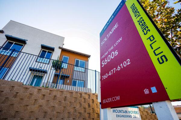 US 30-year Mortgage Rate Drops on Weak Jobs Data, Fed Rate-Cut Signals