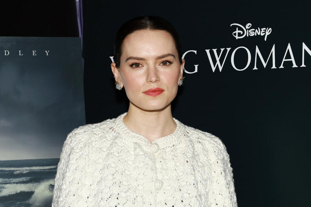 ‘Star Wars’ Actress Daisy Ridley Reveals Graves’ Disease Diagnosis