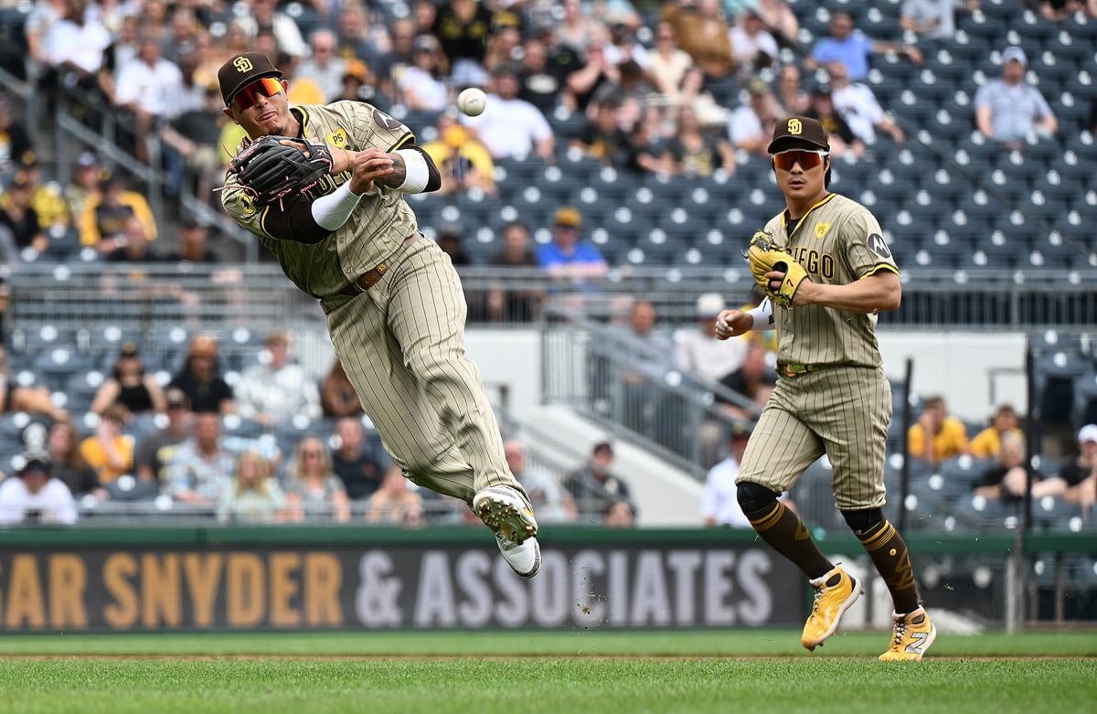 Manny Machado’s 2-run Double in the 10th Inning Helps Padres Rally Past Marlins 6–2