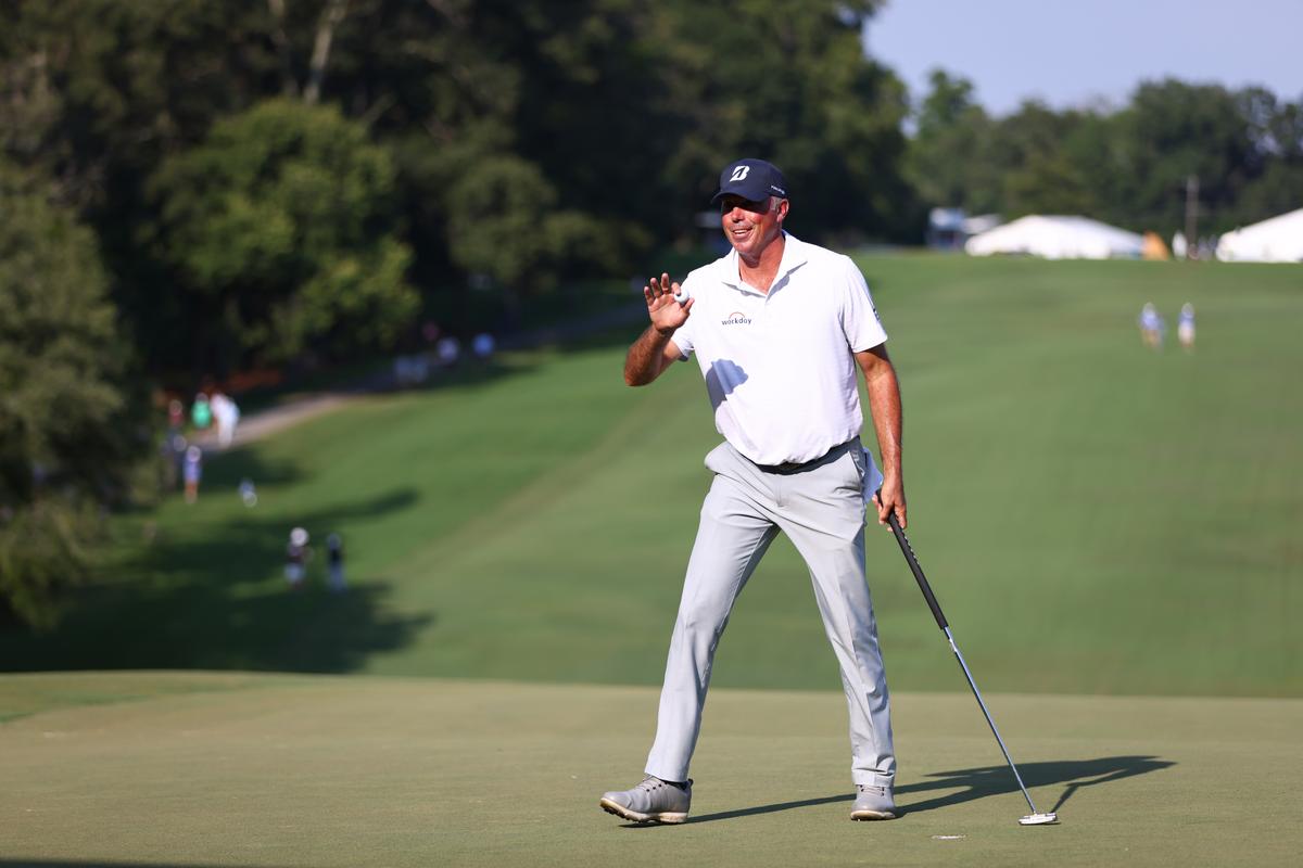 Matt Kuchar Holds One-Shot Lead at Wyndham Championship