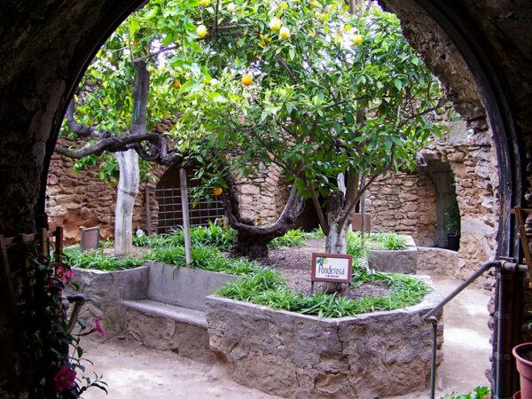 Underground Gardens Offer Spectacular Architecture Dreamed Up by a Citrus Farmer