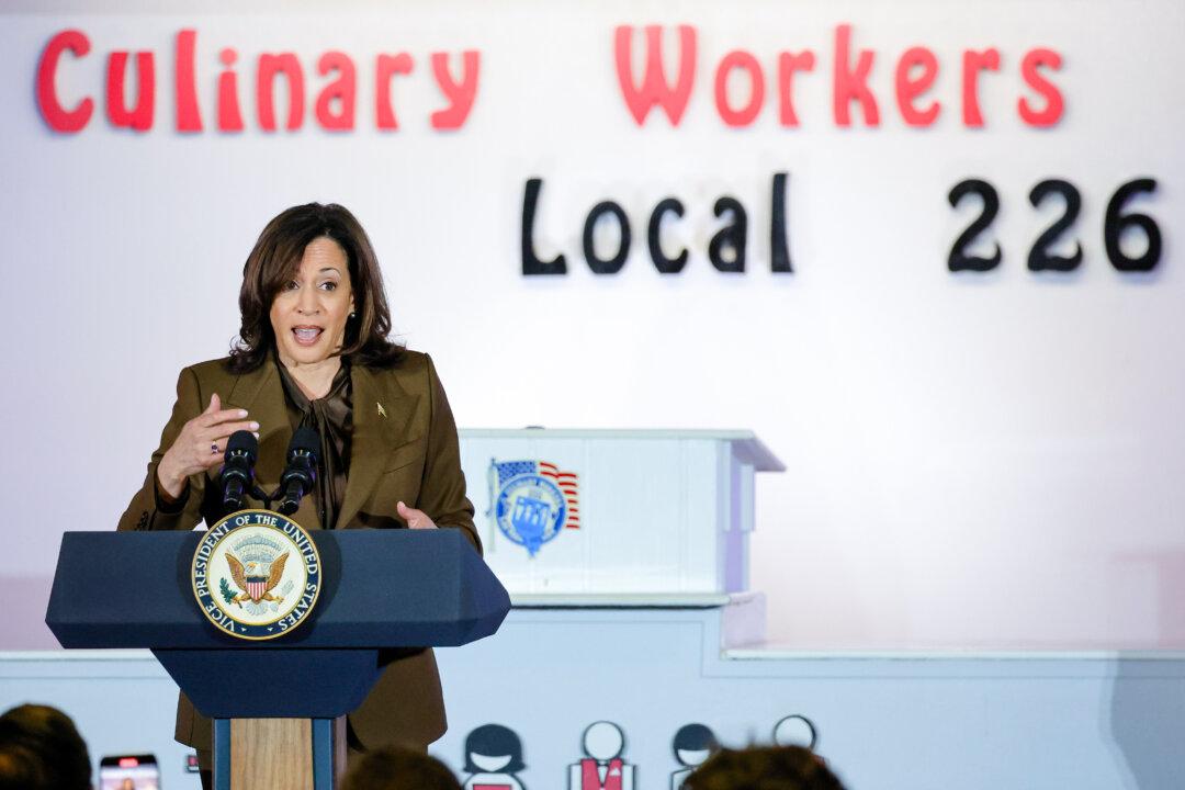 Culinary Union Endorses Harris’s Proposal to End Tax on Tips, Weeks After Trump Proposed It