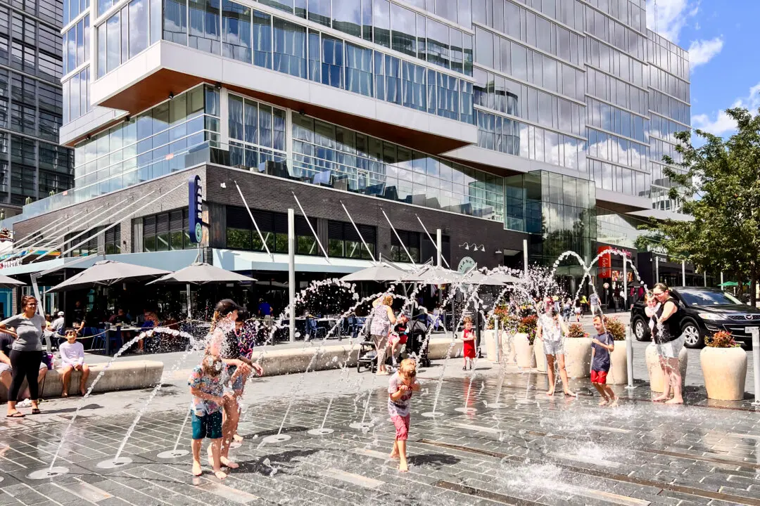 Pools, Splash Pads May Help Spread Diarrhea Outbreak, Experts Warn