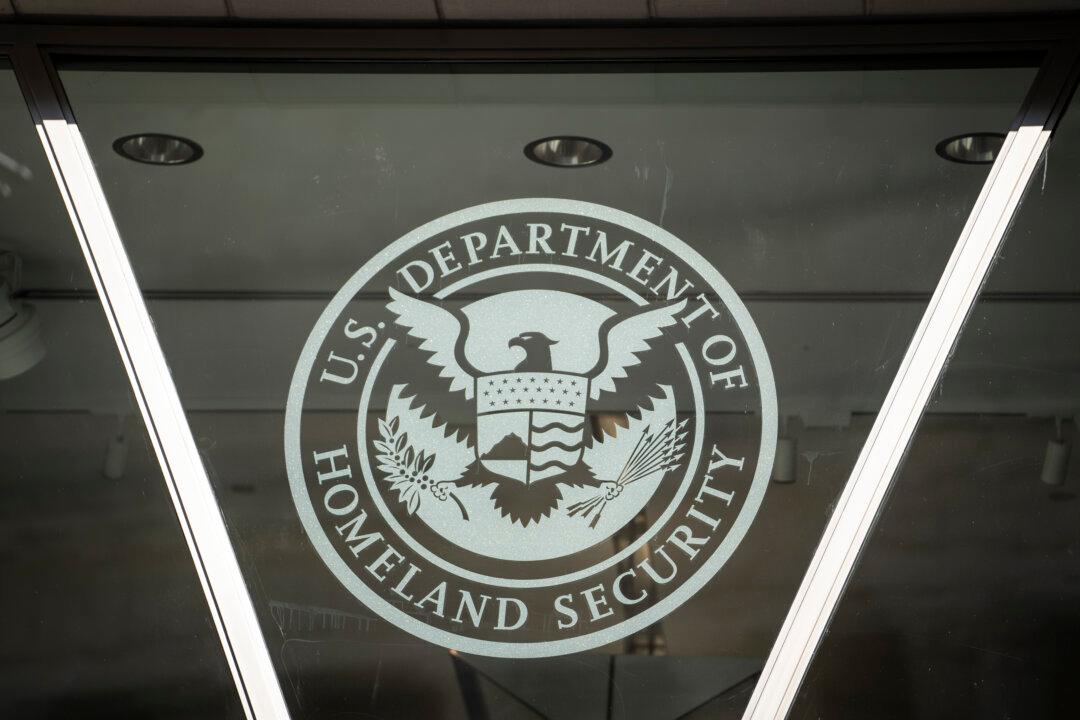 Chinese-Made Jammers Used by Illegal Immigrants in Crimes: DHS