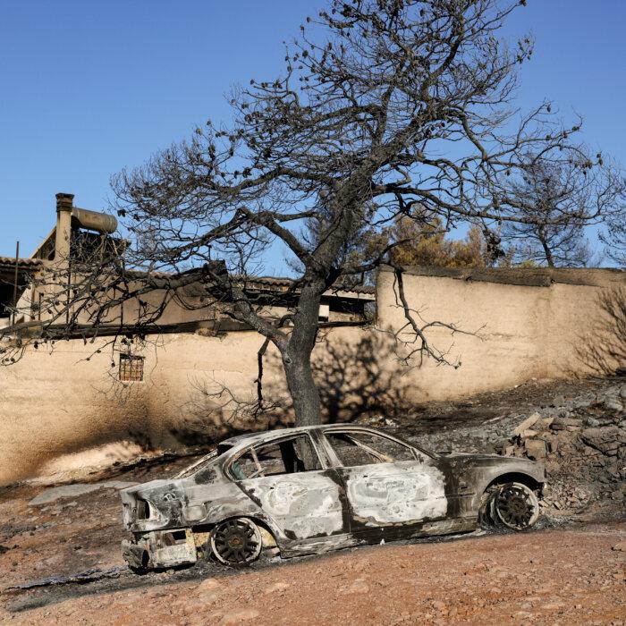 Wildfire Kills Woman in Greece as Firefighters Try to Protect Athens Suburbs