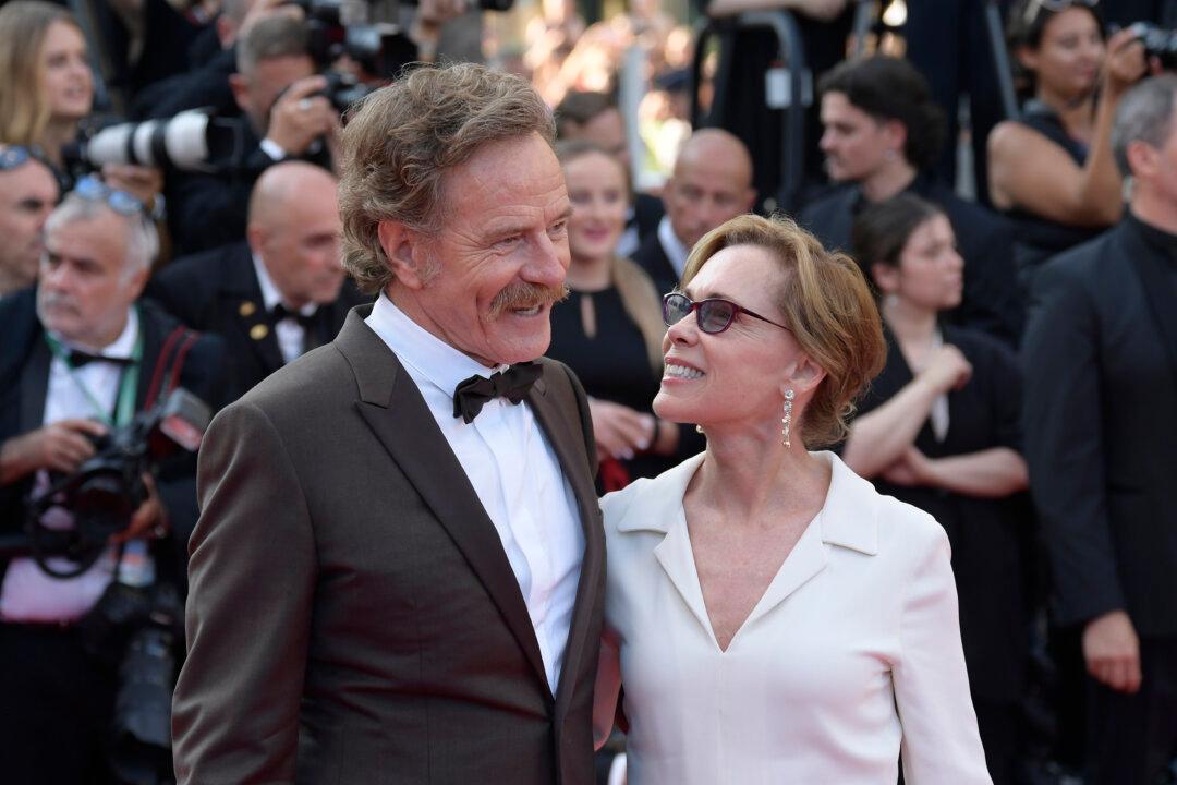 ‘Breaking Bad’ Actor Bryan Cranston Encourages Fans to Visit ‘Stunning’ Canadian Rockies in Wake of Jasper Wildfires