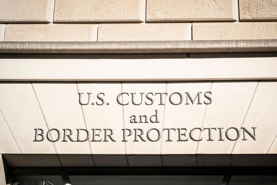 US Customs Seizes $30 Million Shipment of Fake Jewelry From Hong Kong