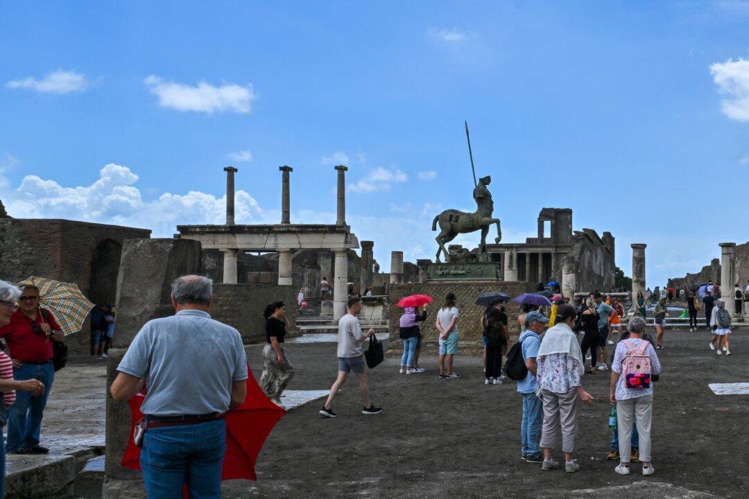 Ancient Pompeii Reveals 2 More Victims of Eruption, With Coins and Jewelry