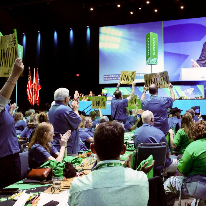 Walz Kicks Off 5-State Campaign Tour in Union Convention Speech