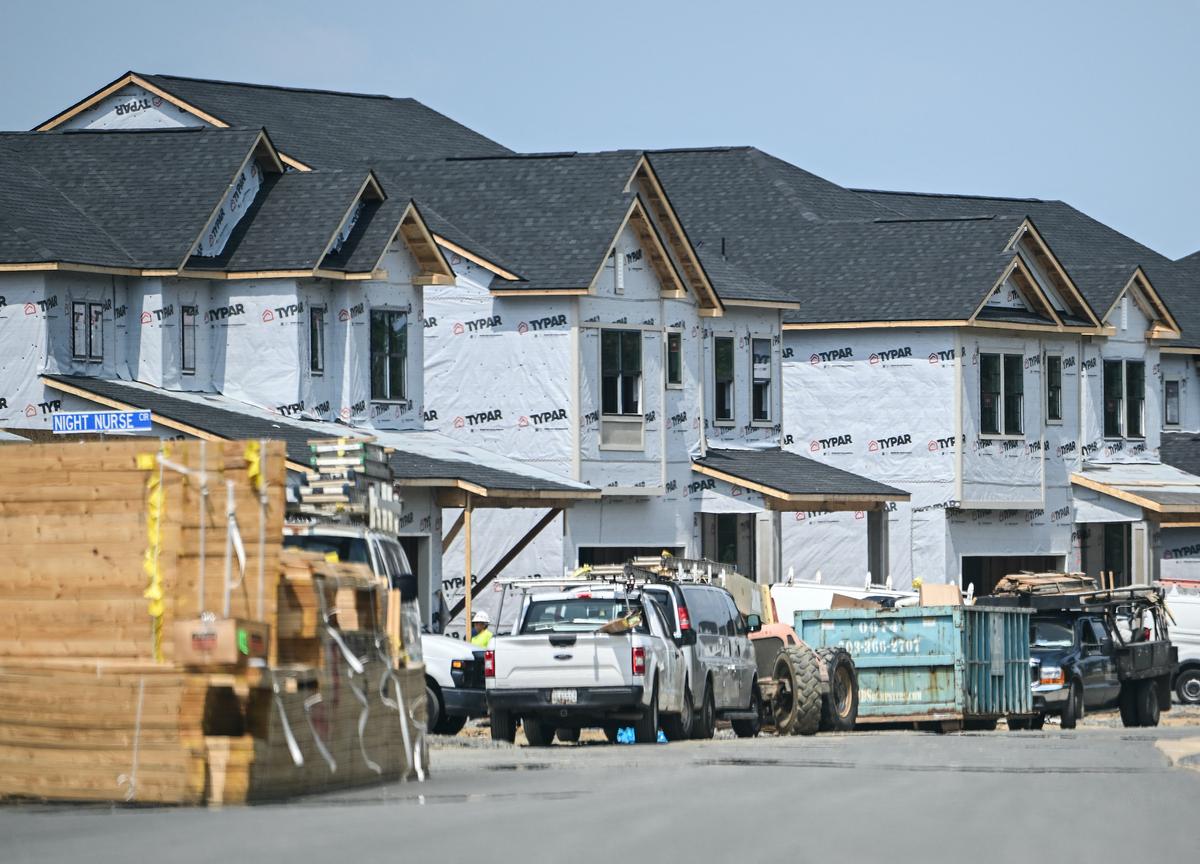 Homebuilder Confidence Sinks to Lowest Level in 8 Months