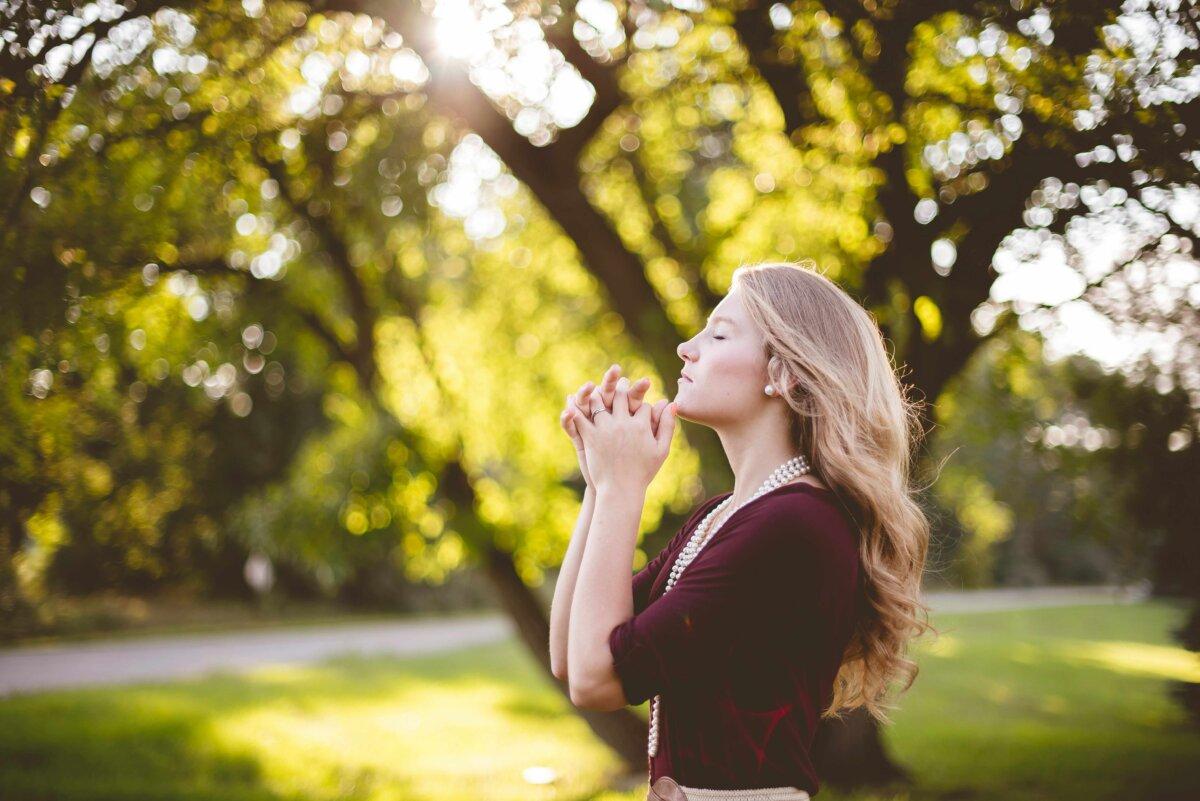 Scientific studies have shown the beneficial effects of faith on people with illnesses. (Ben White/Unsplash)