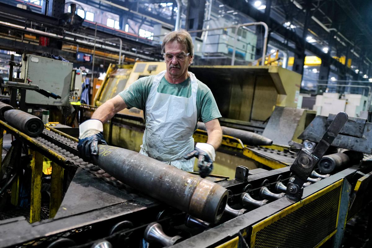 US Manufacturing Still Spinning Its Wheels, Fed Data Show thumbnail