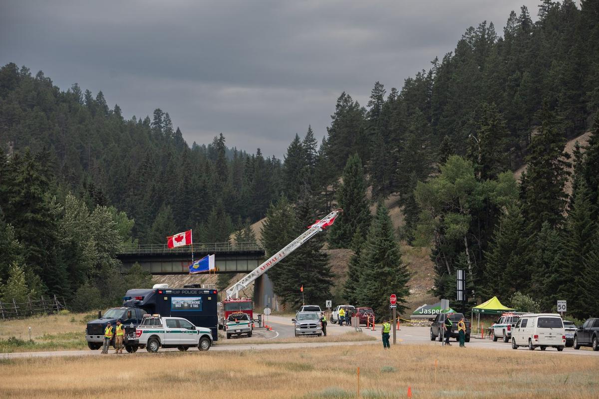 Miette Hot Springs Reopens, but Wildfire Keeps Rest of Jasper National Park Closed