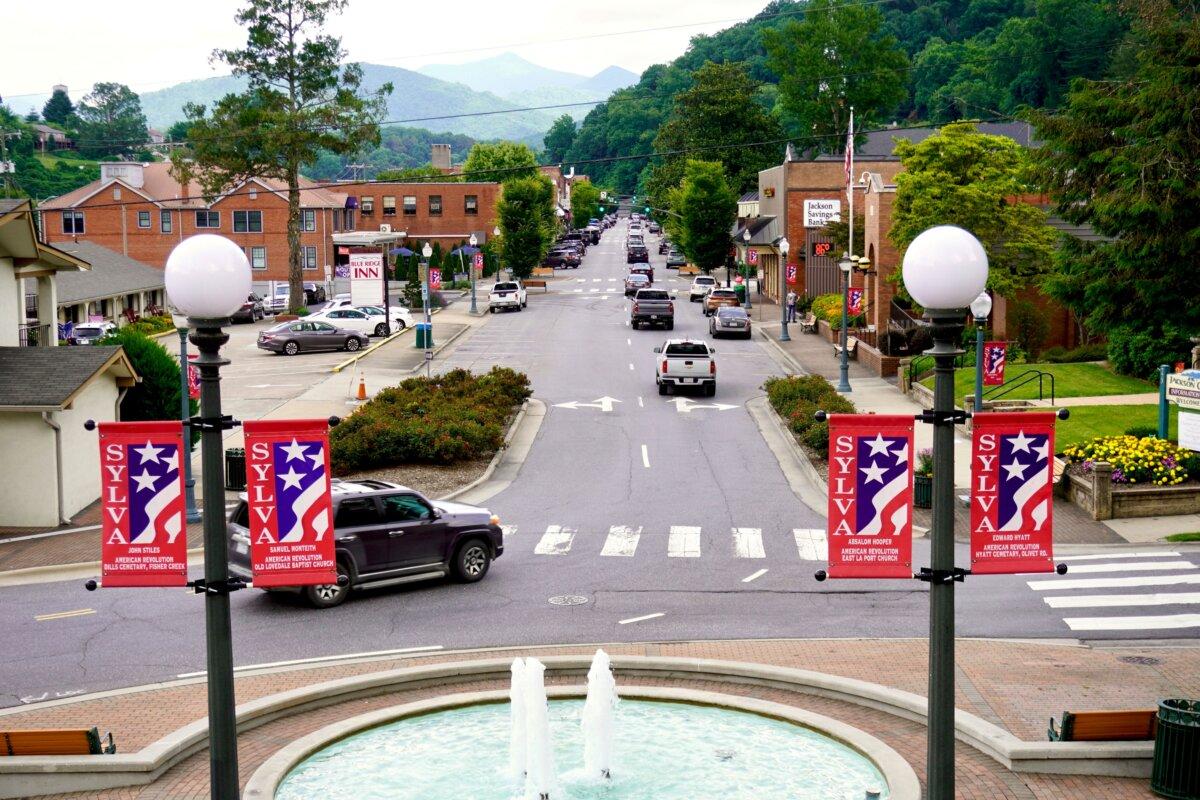 Downtown Sylva, North Carolina, in 2021, near where Gary Carden grew up, with the Appalachian Mountains in the distance. (EWY Media/Shutterstock)
