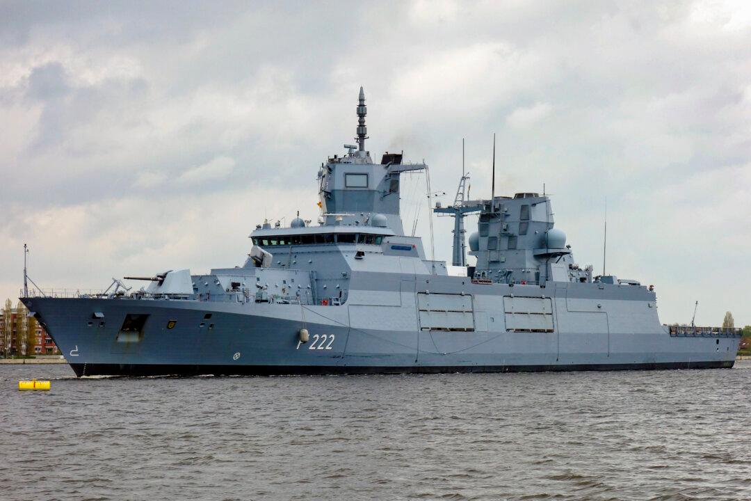 German Warships Stand By for Orders to Cross Taiwan Strait