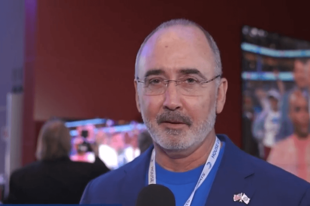 UAW Pres. Shawn Fain Outlines Similarities, Differences Between Harris, Obama