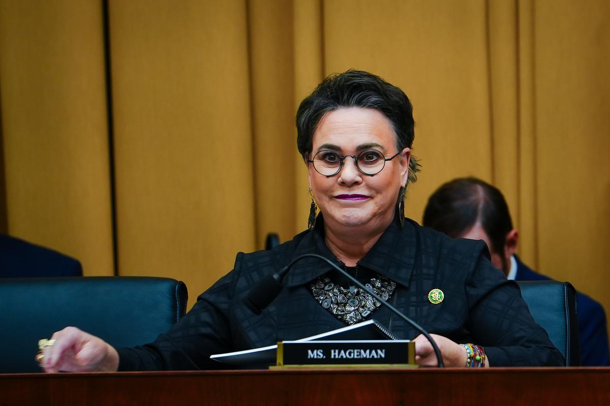 Wyoming’s Barrasso, Hageman Win GOP Primaries, Peltola Advances in Alaska House Race