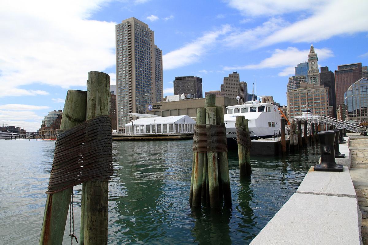 Long Wharf in Boston was the city's trading center in the time leading up to the American Revolution. Today, it's a tourist hotspot. (<a href=https://www.theepochtimes.com/bright/