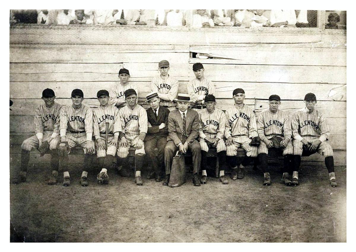 The 1924 Allentown Dukes baseball team pose together for a photograph. Baseball was the most popular American sport in the 1920s. (Public Domain)
