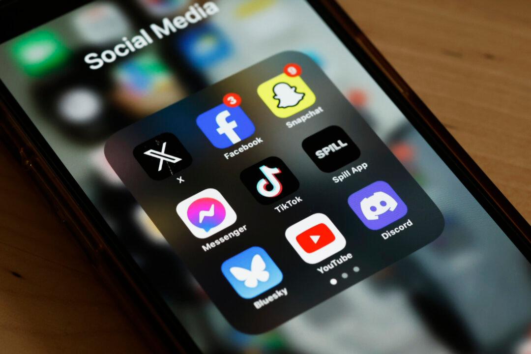 Critics Warn New Bill Will Create 2-Tiers of ‘Misinformation’ Scrutiny