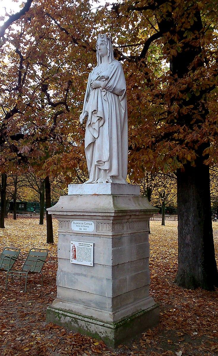 "Blanche of Castile," 1848, by Auguste Dumont. Blanche was an influential queen in the history of France. (<a href="https://commons.wikimedia.org/w/index.php?title=User:Aymeric_pathier&action=edit&redlink=1">Aymeric pathier</a>/<a href="https://creativecommons.org/licenses/by/3.0/deed.en">CC BY-SA 3.0</a>)
