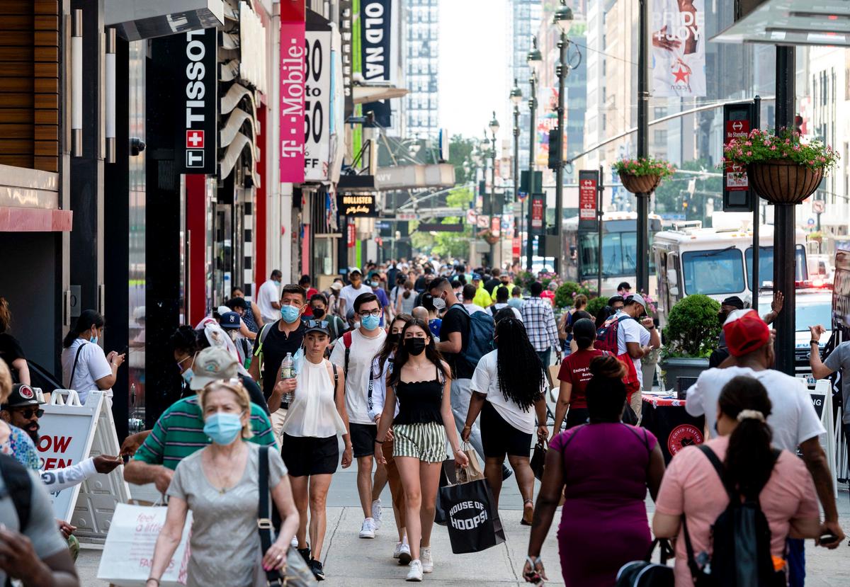 Americans Now Need $2.5 Million to Be Considered Wealthy: Charles Schwab Survey