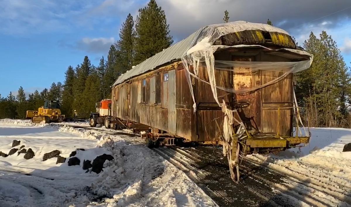 The train car's journey to its new home was along winding, hilly roads. (Courtesy of <a href="https://x.com/isaacfrench_/status/1823724049606041803/photo/3">Isaac French</a>)