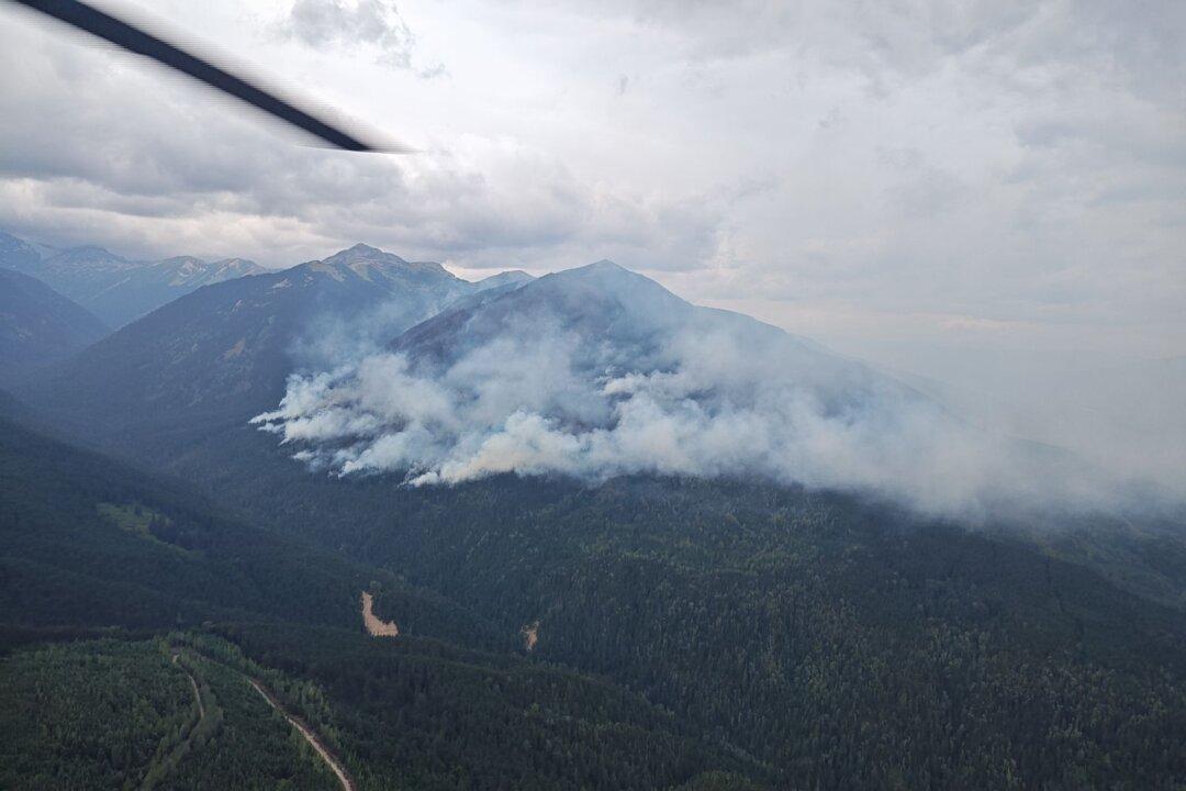 Grand Forks, BC, Remains on Alert Due to Washington State Wildfire