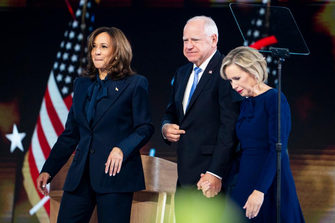 Harris, Walz Agree to First Interview Since Launching Campaign