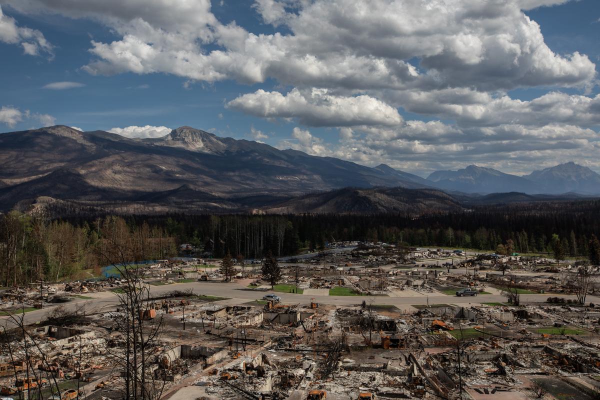 Downpour in Jasper National Park Slows Fires, but Comes With Warning
