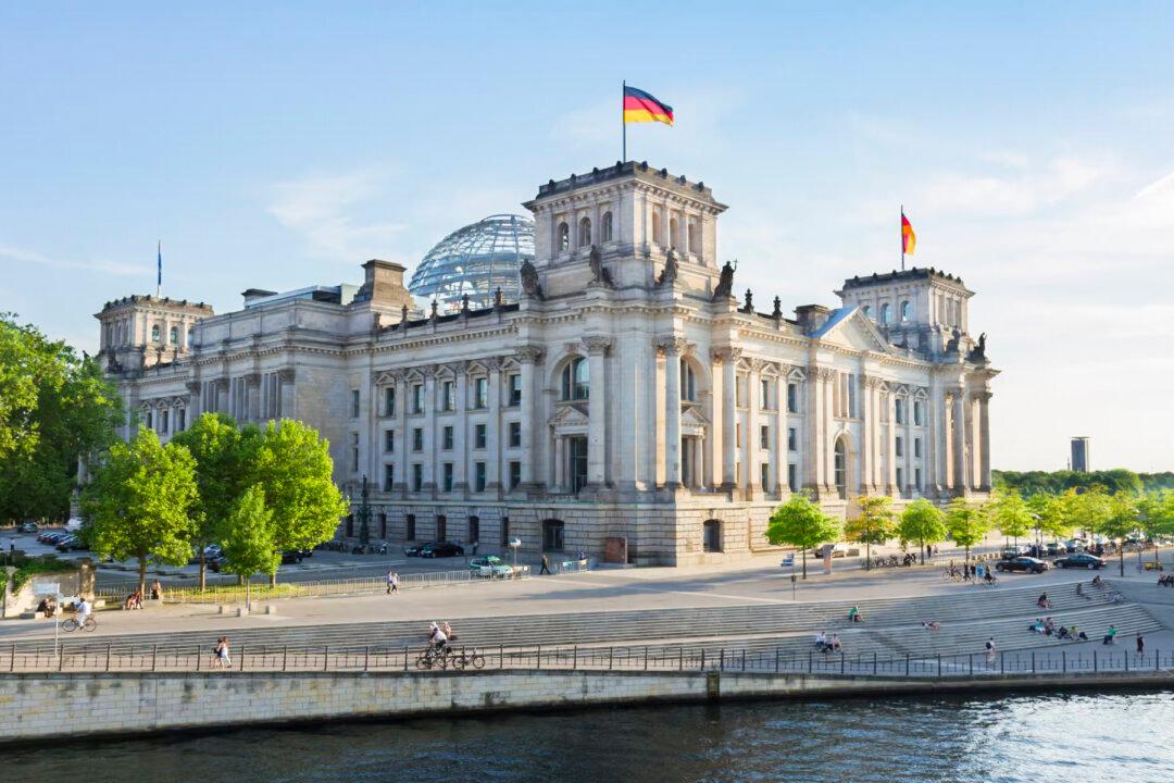 German Economy, Europe’s Largest, Shrinks by 0.1 Percent