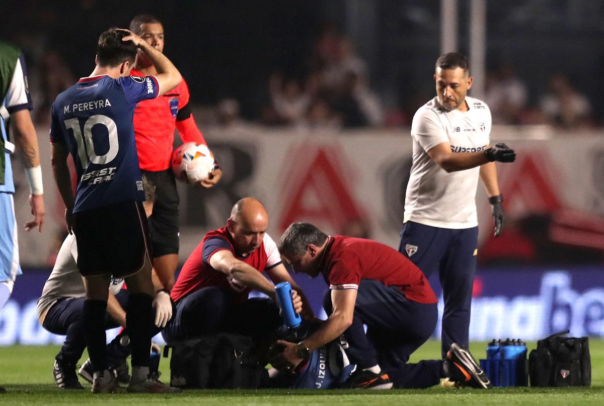 Uruguayan Defender Izquierdo Dies After Collapsing During Match