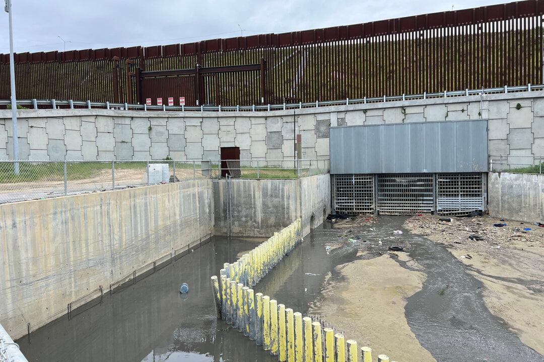 Congressional Delegation Demands Answers From Mexico About Border Odors