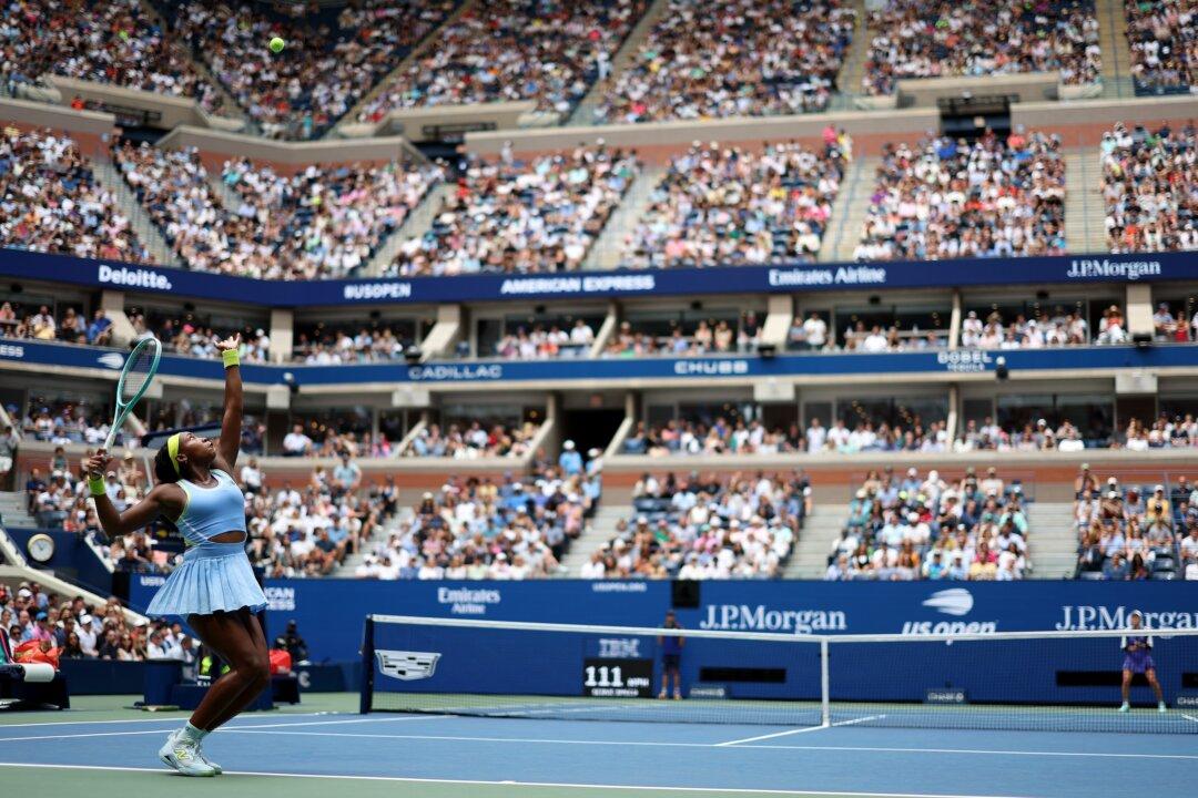 Coco Gauff Rallies in US Open Title Defense to Beat Elina Svitolina