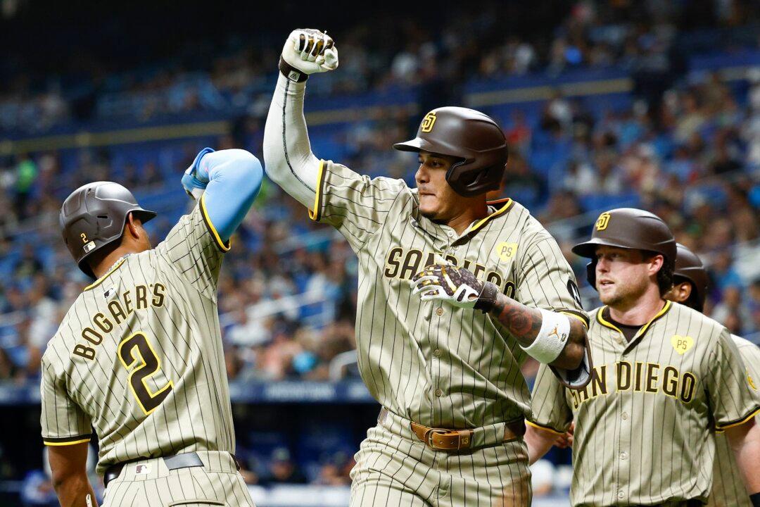 Manny Machado Hits 3-run Homer and Singles Twice in the Padres’ 13–5 Victory Over the Rays