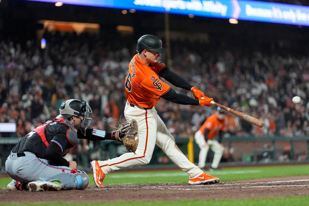 Matt Chapman’s Bases-Clearing Double in 8th Lifts Giants to 3–1 Win Over Marlins