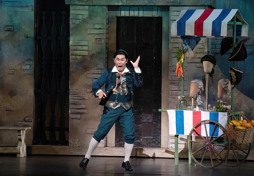 A scene featuring the character Figaro the barber in "The Barber of Seville," by Gioachino Rossini. (Florida Grand Opera/<a href="https://creativecommons.org/licenses/by/2.0/" target="_blank" rel="nofollow noopener">CC BY 2.0</a>)