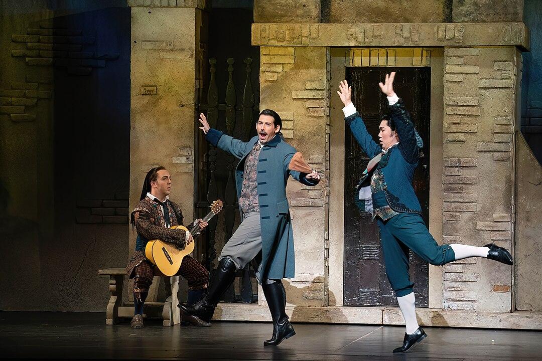 The Count (L) and Figaro dance, in "The Barber of Seville," by Gioachino Rossini. (Florida Grand Opera/<a href="https://creativecommons.org/licenses/by/2.0/" target="_blank" rel="nofollow noopener">CC BY 2.0</a>)