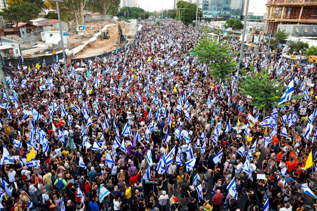 Protests Erupt, Strikes Planned in Israel After Hostage Deaths