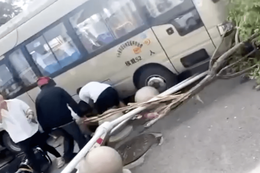 Bus Crashes Into Students and Parents in Eastern China, Killing 11 and Injuring 13, Police Say