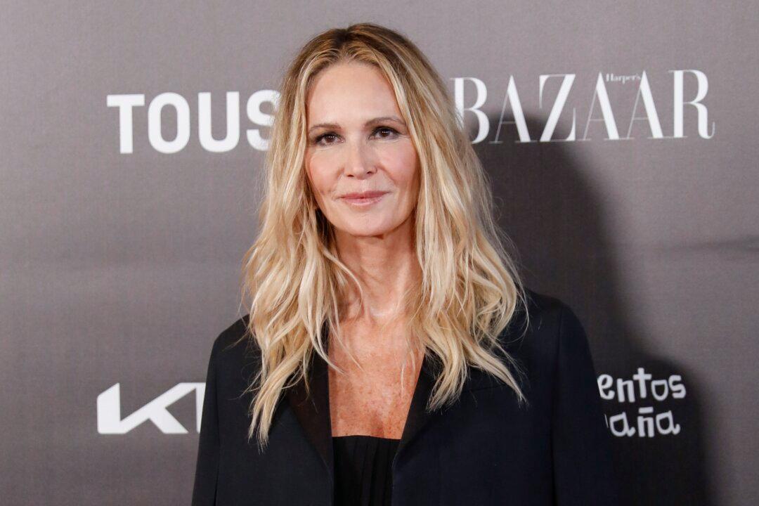 Elle Macpherson Reveals Breast Cancer Journey 7 Years After Diagnosis