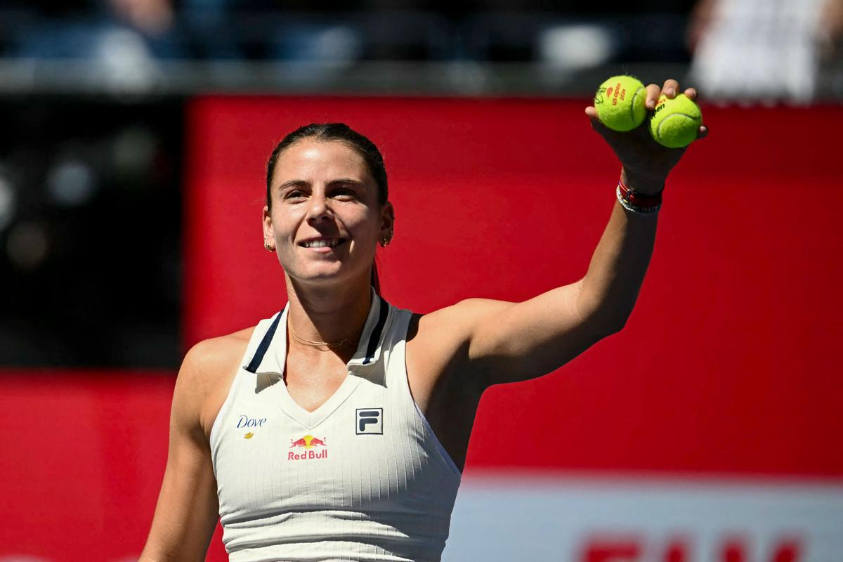 American Emma Navarro Rolls Past Paula Badosa in US Open Quarterfinals