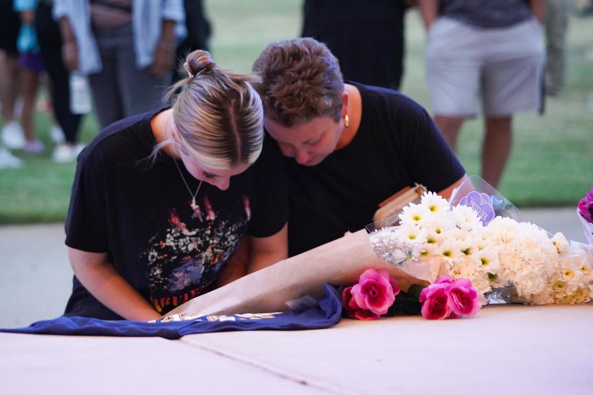 News Brief: High School Shooting Suspect Charged With 4 Counts of Felony Murder; Credit Rating Agencies Fined Nearly $50 Million; US Voters Targeted by Chinese Online Influence Campaign