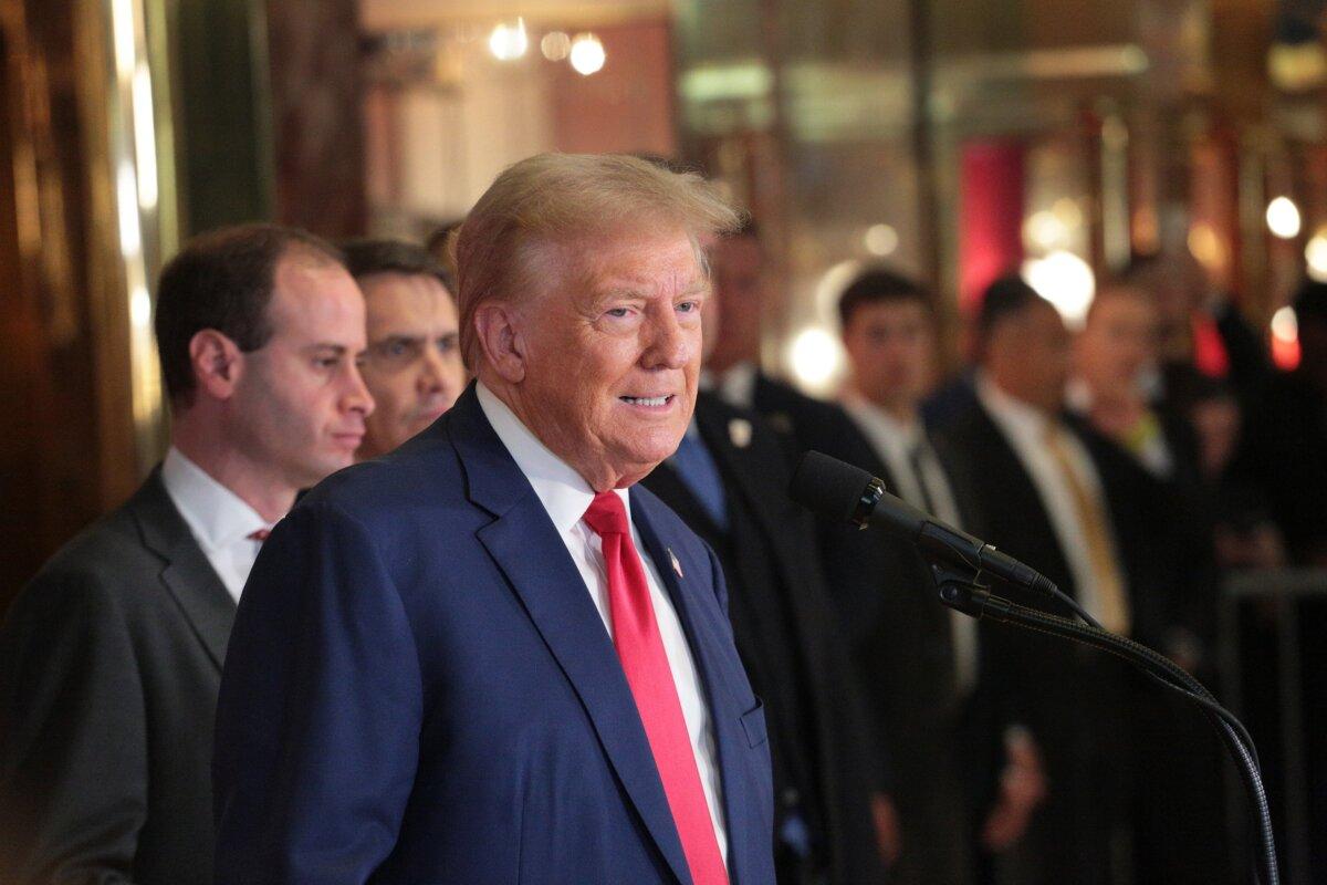 What to Watch for in the Trump-Harris Debate | USNN World News Former President Donald Trump speaks during a press conference at Trump Tower in Manhattan on Sept. 6. (Richard Moore/The Epoch Times)