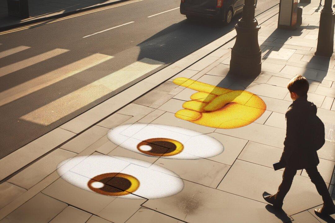 1 in 5 Secondary School Pupils Using Phones Near Roads Hit or Narrowly Missed by Vehicles: Survey